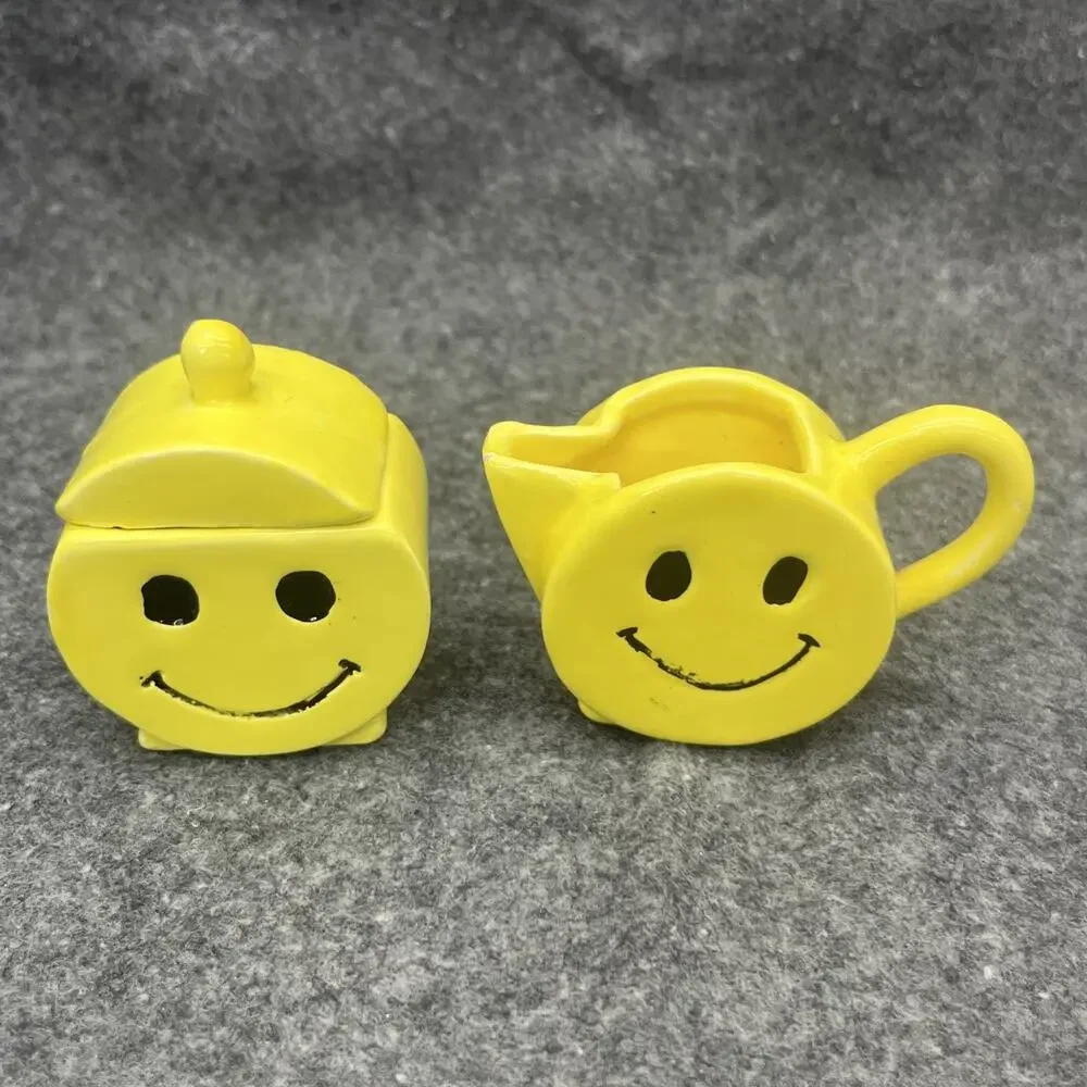 Vintage 1997 Young’s Inc Smiley Face Yellow Ceramic Miniature Teapot Set & Plate